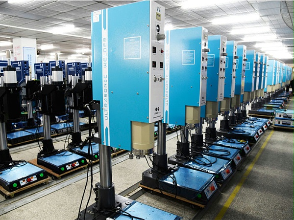 靈科超聲波焊接機(jī)整機(jī)